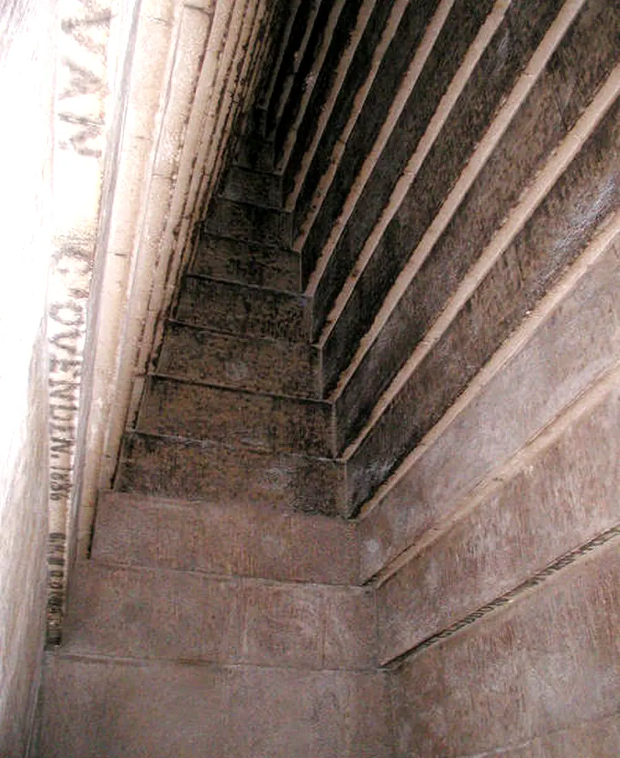Tall corbelled chamber inside Sneferu’s northern monument