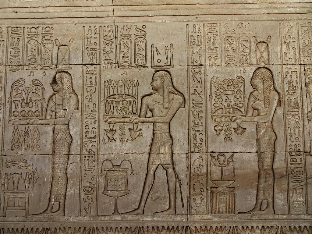 Royal offering reliefs at the Temple of Esna