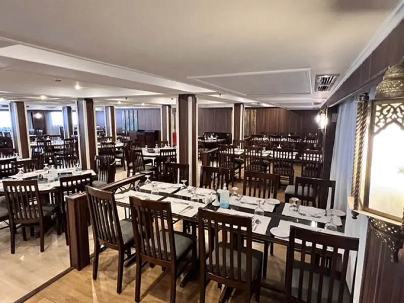 Elegant Hapi V dining room with set tables