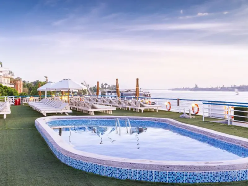 Hapi V cruise sun deck pool